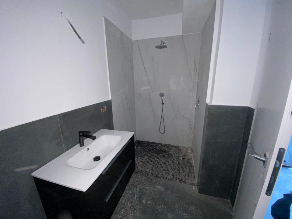 Apartament 3 camere la cheie,terasa de 18 mp Calea Surii Mici