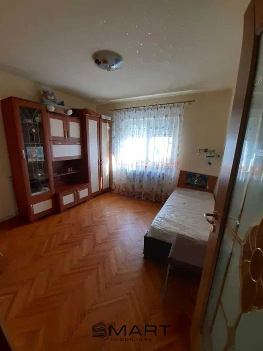 Apartament 3 camere zona Terezian