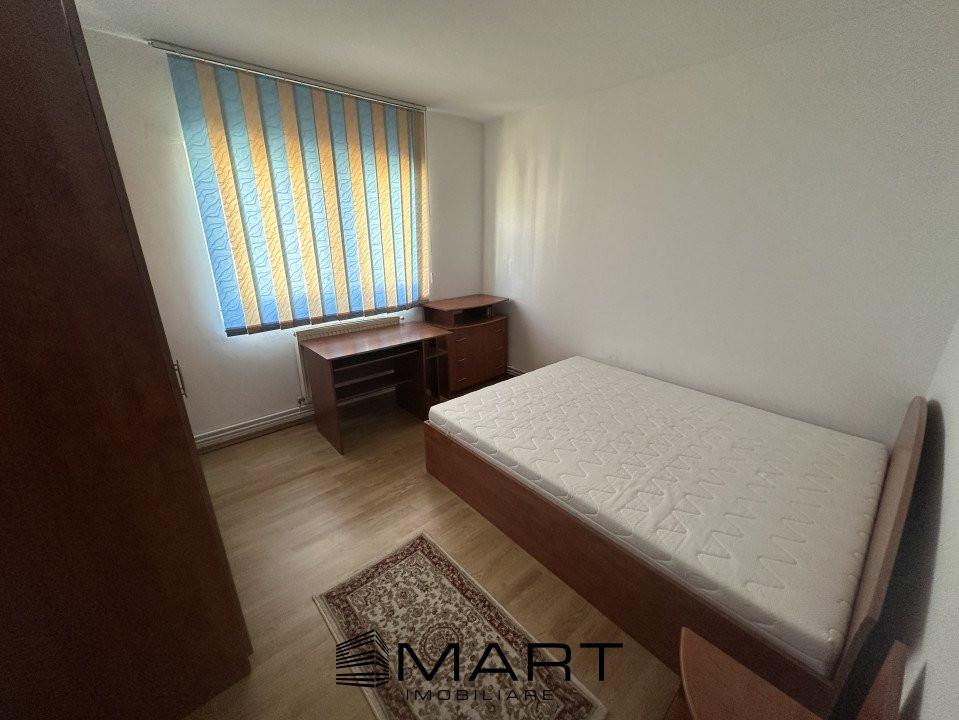 Apartament 2 camere decomandate et. 3, in Strand str. Hategului