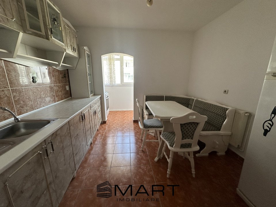 Apartament 2 camere decomandate et. 3, in Strand str. Hategului