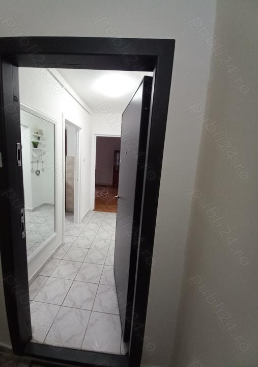 Apartament 3 camere decomandate, zona Siretului