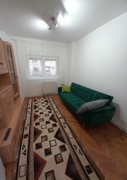 Apartament 3 camere decomandate, zona Siretului