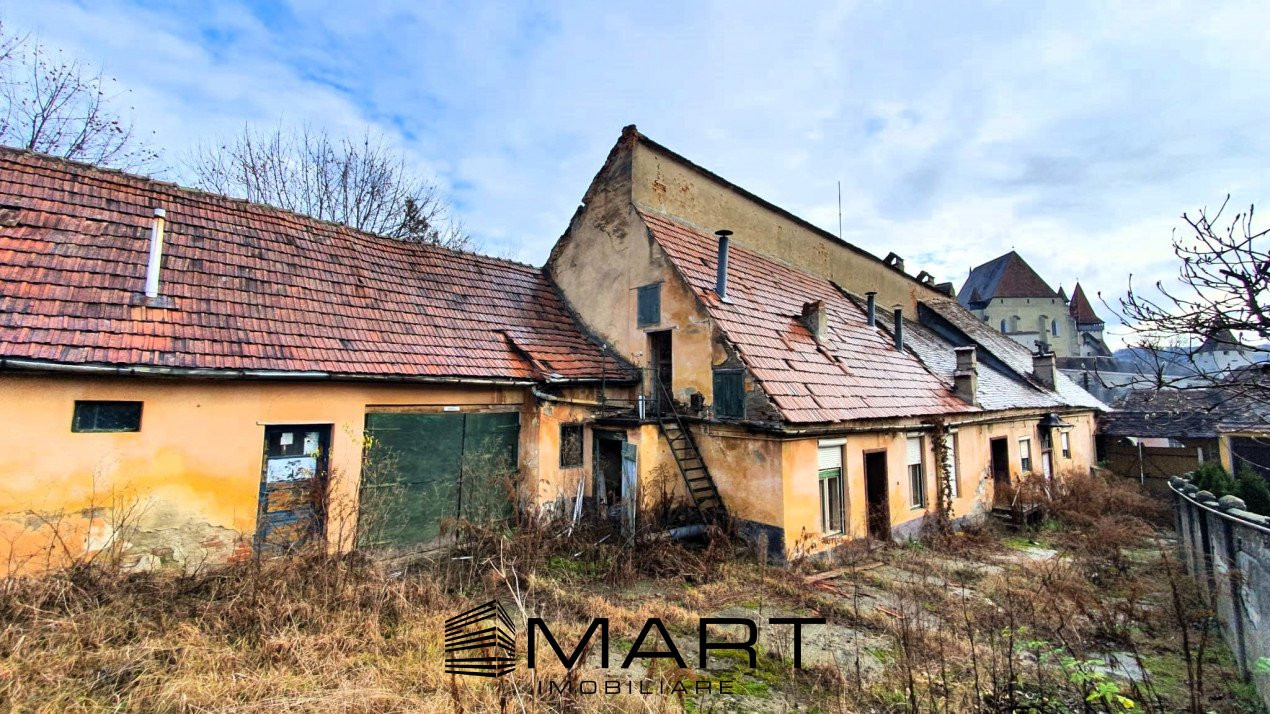 Cladire 500 mp cu teren 1450 mp Biertan