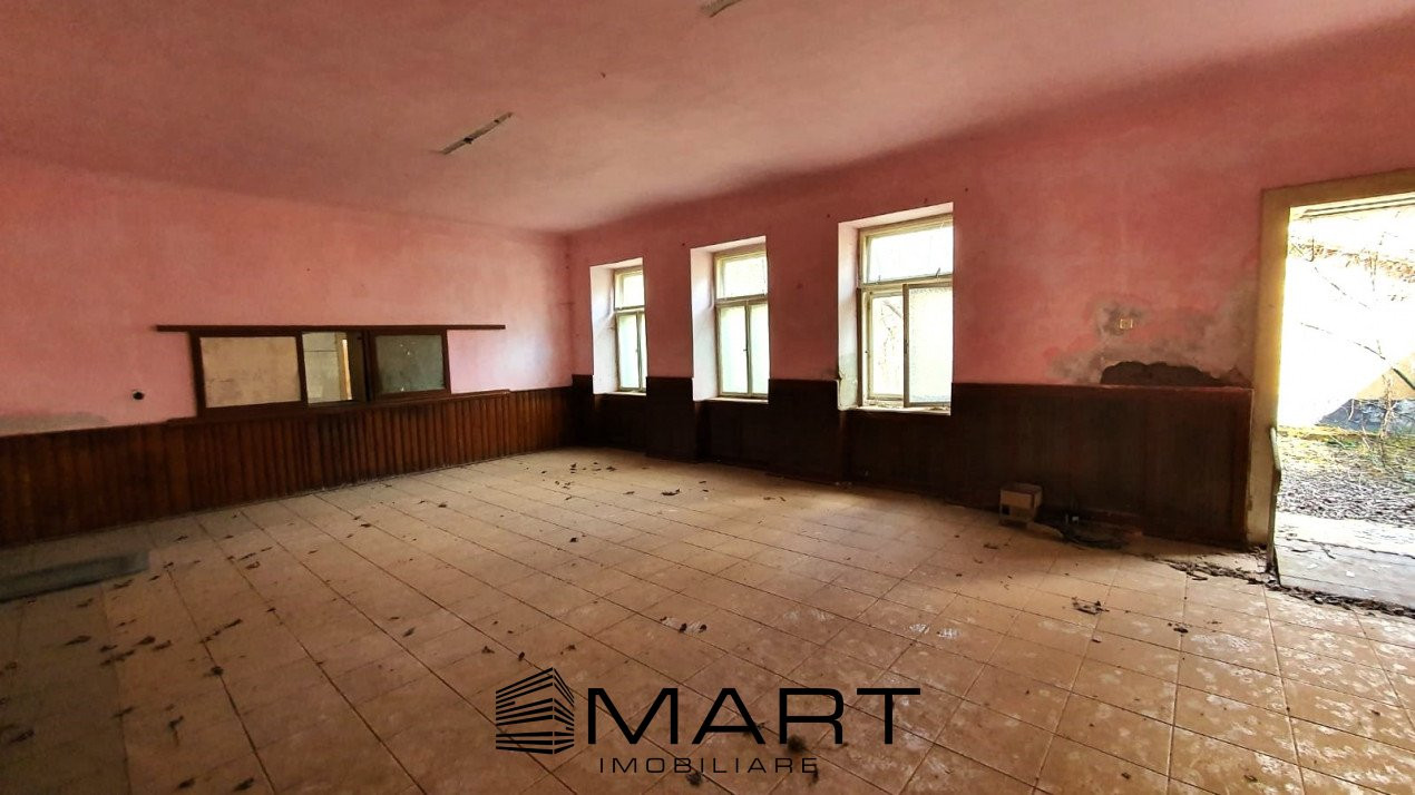 Cladire 500 mp cu teren 1450 mp Biertan