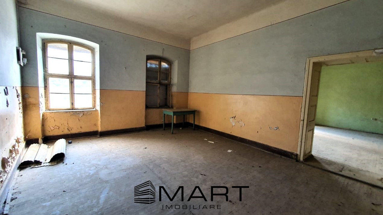 Cladire 500 mp cu teren 1450 mp Biertan