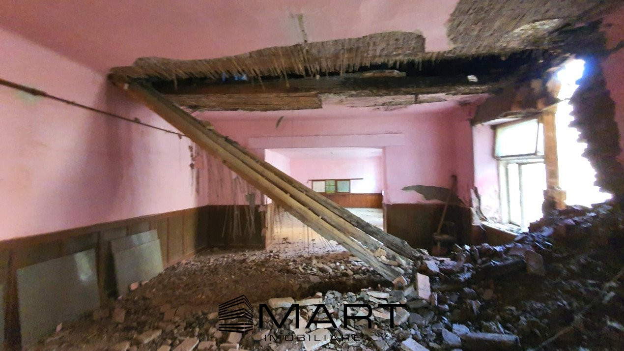 Cladire 500 mp cu teren 1450 mp Biertan