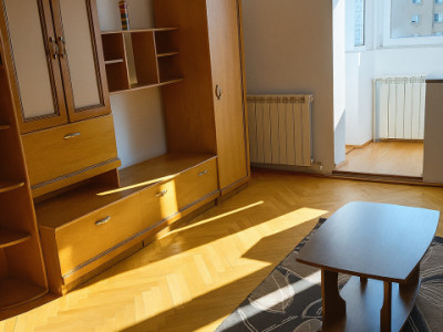 Apartament cu 2 camere decomandate zona Terezian