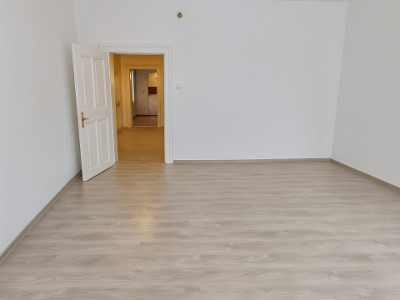 Apartament 3 camere situat in Orasul de Jos