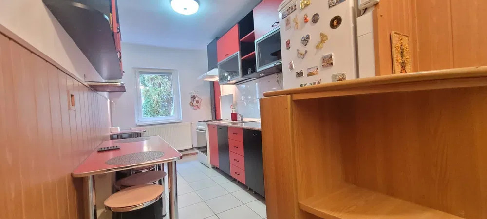 Apartament 3 camere,decomandat Centru Civic