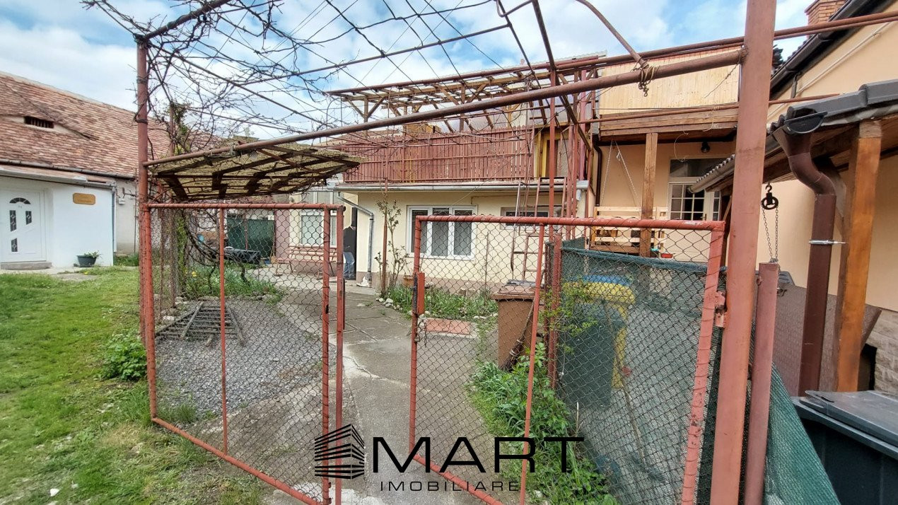 Casa cu teren 150 mp zona Lupeni