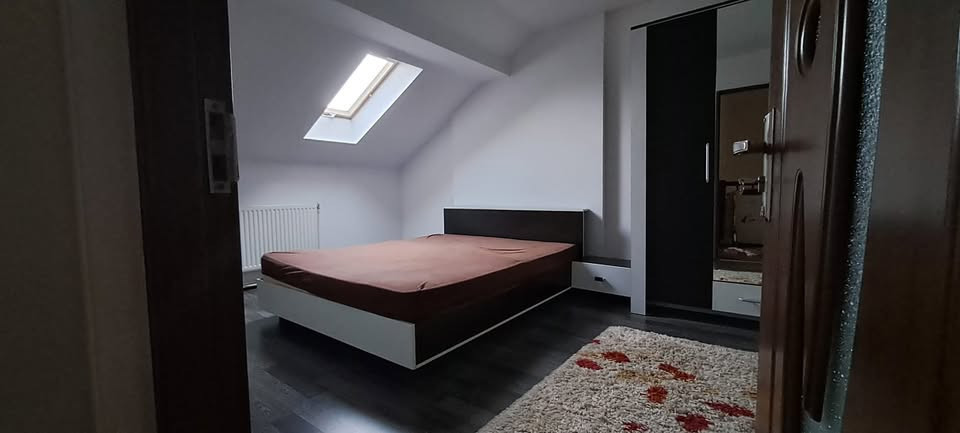 Apartament 3 camere B-dl Garii