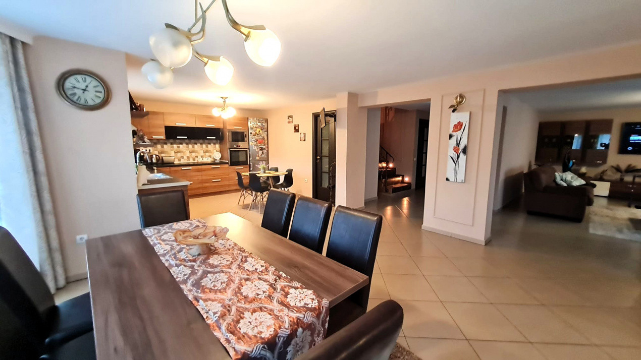 Casa individuala 230mp cu teren 1100mp Tocile