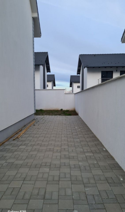 Casa 4 camere in Selimbar