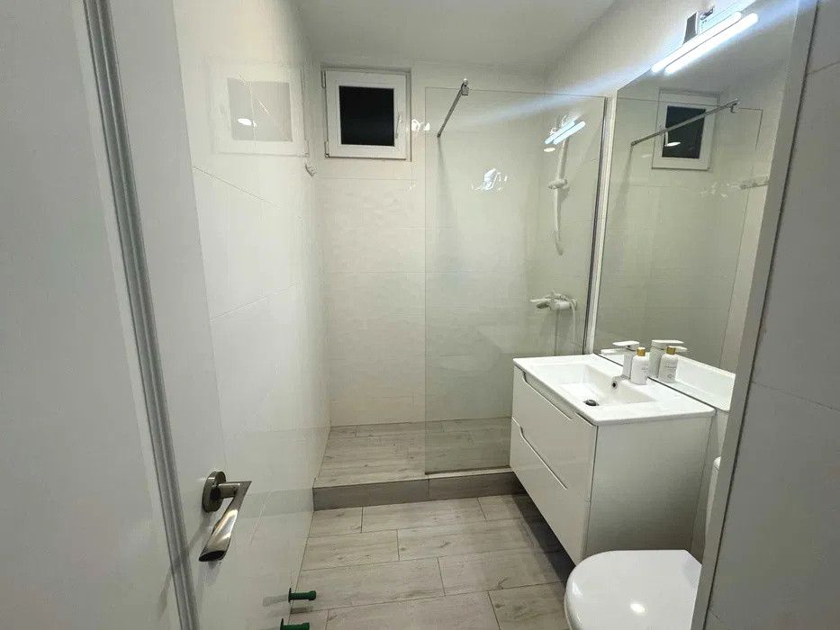 Apartament 2 camere decomandate zona Terezian