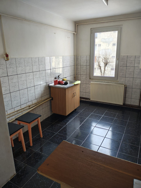 Apartament 4 Camere decomandate Tractorul