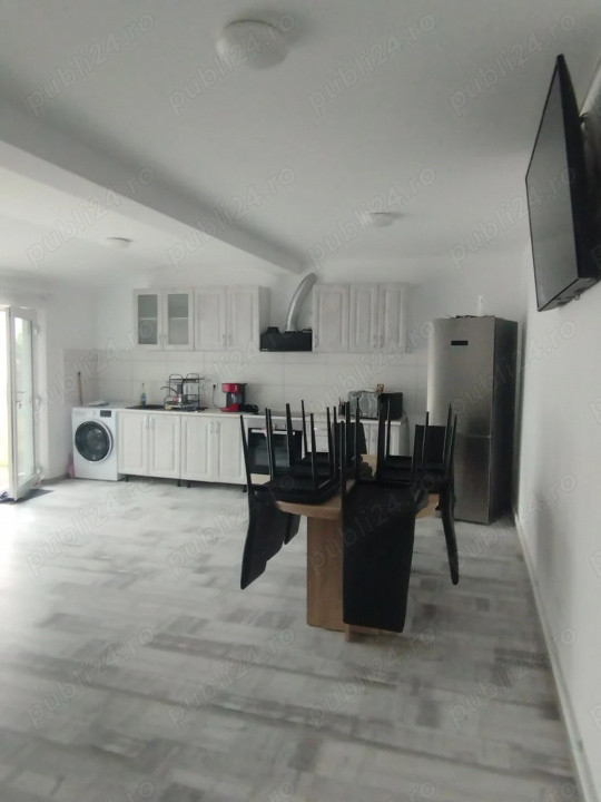 Casa cu doua apartamente si curte zona Turnisor