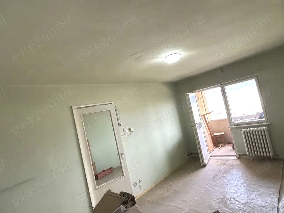Apartament 2 camere decomandate zona Vasile Aaron