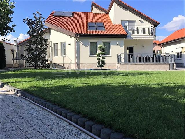 Casa 270 mp si teren 900 mp zona Brana Selimbar