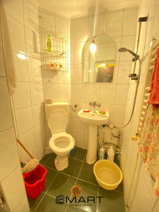 Garsoniera decomandata zona Lazaret