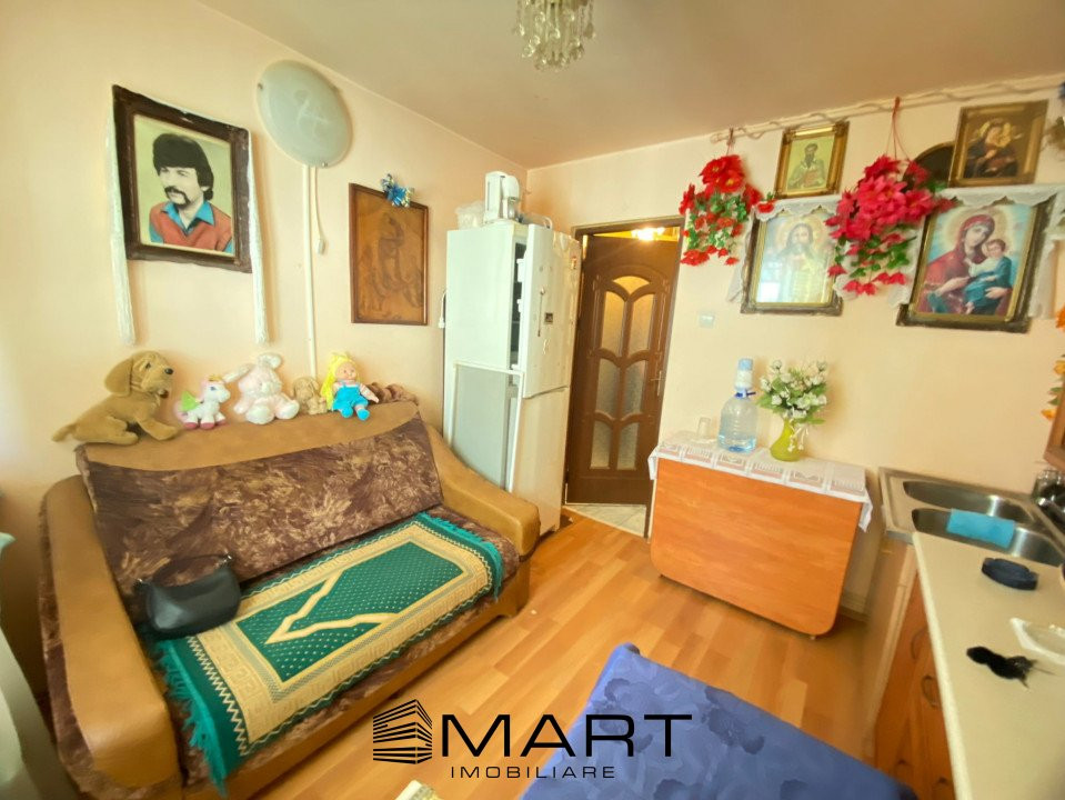 Garsoniera decomandata zona Lazaret