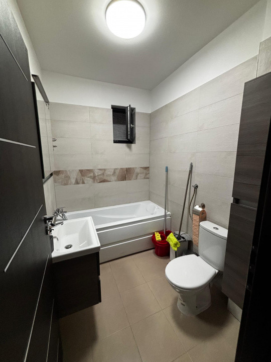 Apartament 3 camere decomandate zona Calea Dumbravii