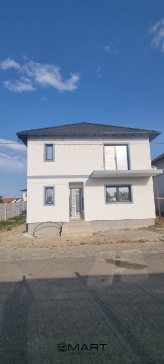 Casa individuala de vanzare in Cristian 