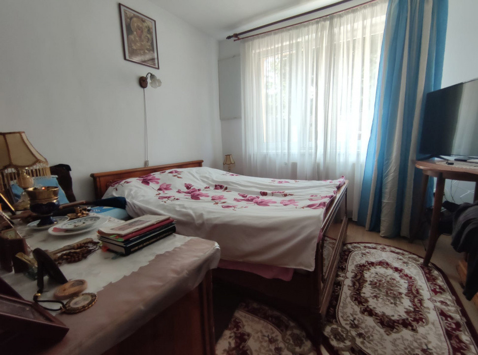 CASA/ VILA,  83MP UTILI, 579 MP SUPRAFATA TOTALA, ZONA FLORILOR