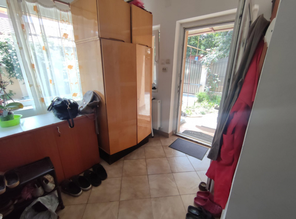 CASA/ VILA,  83MP UTILI, 579 MP SUPRAFATA TOTALA, ZONA FLORILOR