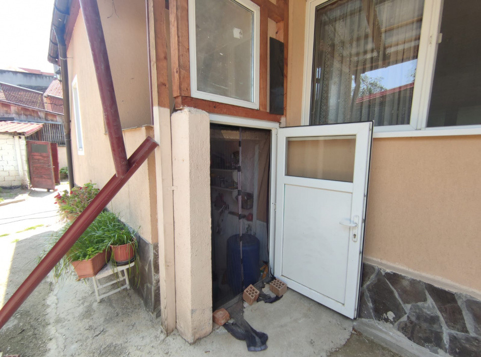 CASA/ VILA,  83MP UTILI, 579 MP SUPRAFATA TOTALA, ZONA FLORILOR