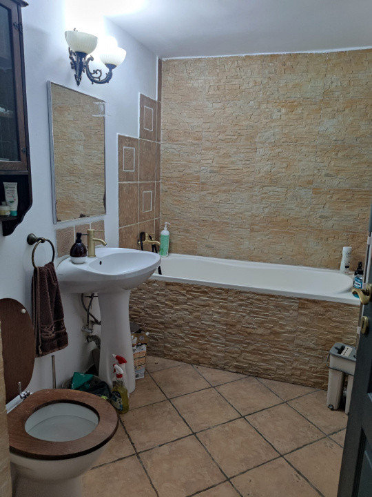 CASA/ VILA,  91 mp utili, 170 mp teren, Zona Schei