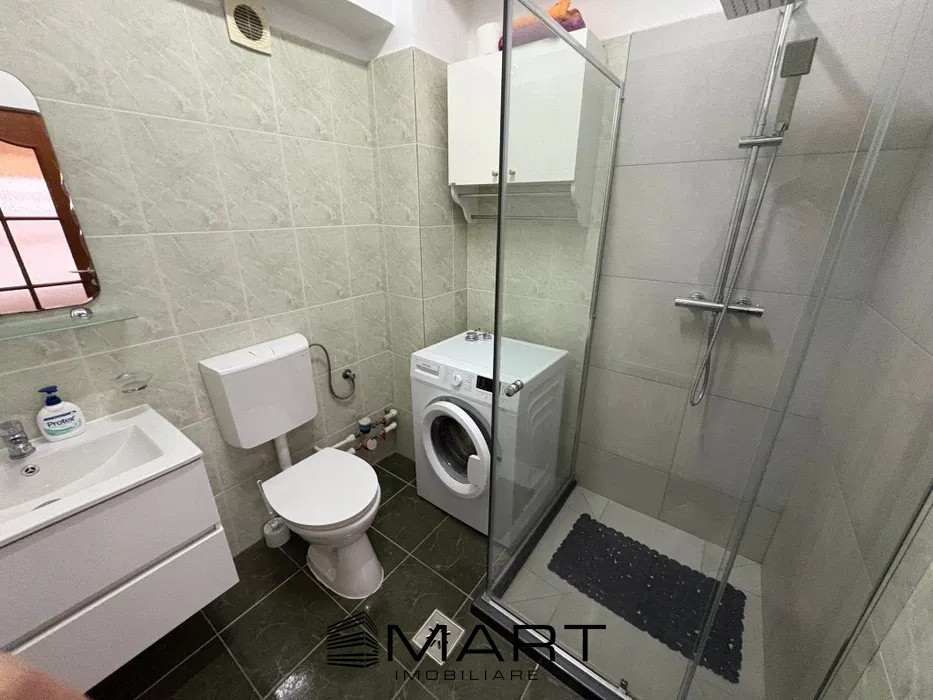 Apartament 2 camere in bloc cu lift, zona Facultatii de Medicina