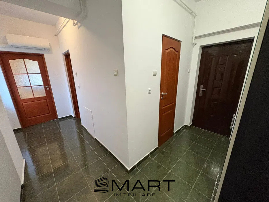 Apartament 2 camere in bloc cu lift, zona Facultatii de Medicina