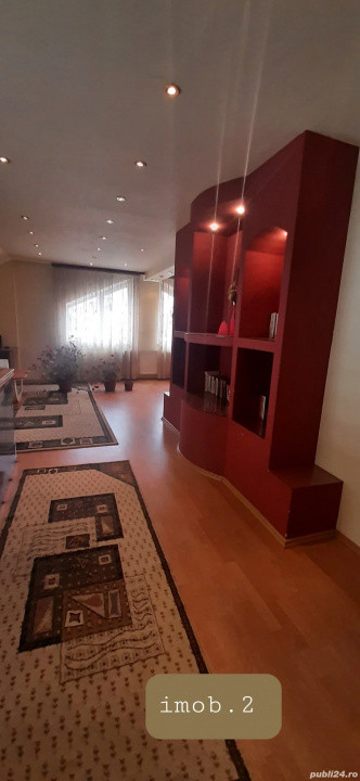 Case / vile , 7 camere, zona Gemenii