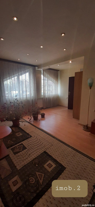 Case / vile , 7 camere, zona Gemenii