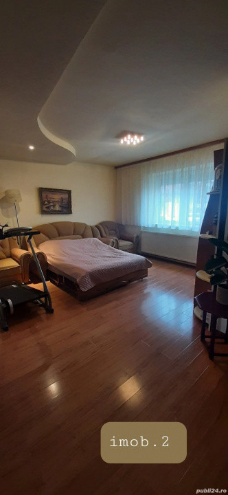 Case / vile , 7 camere, zona Gemenii