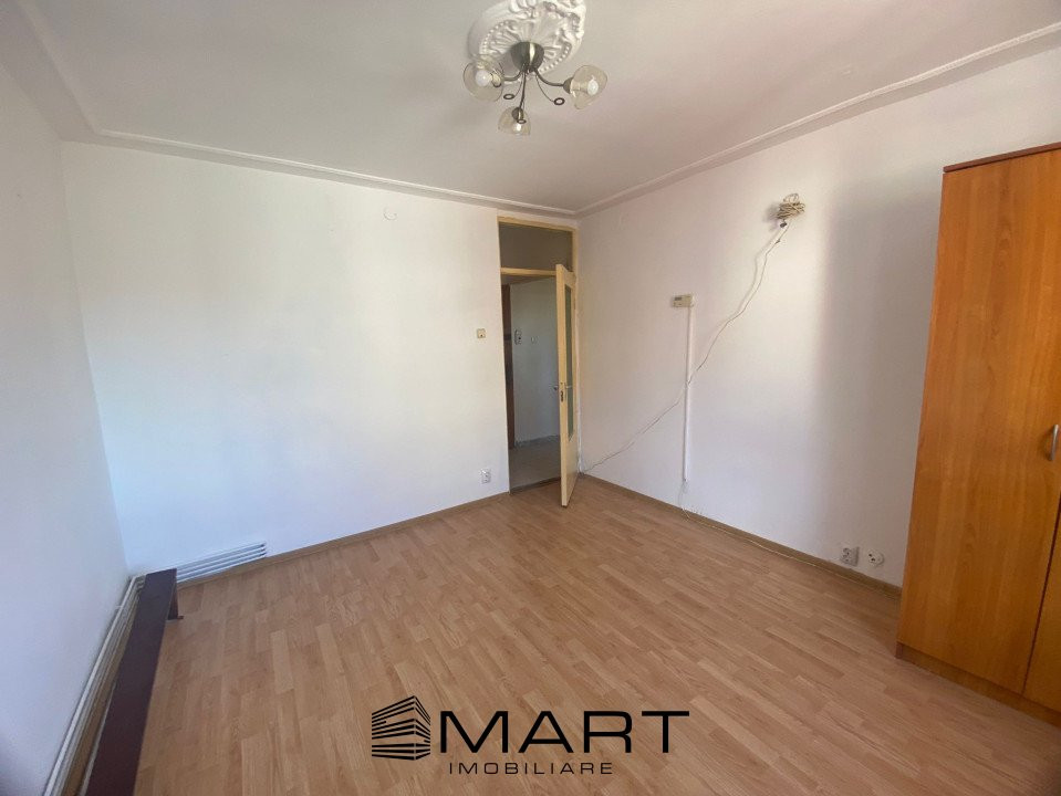 Garsoniera decomandata zona Strand