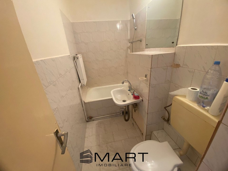 Garsoniera decomandata zona Strand