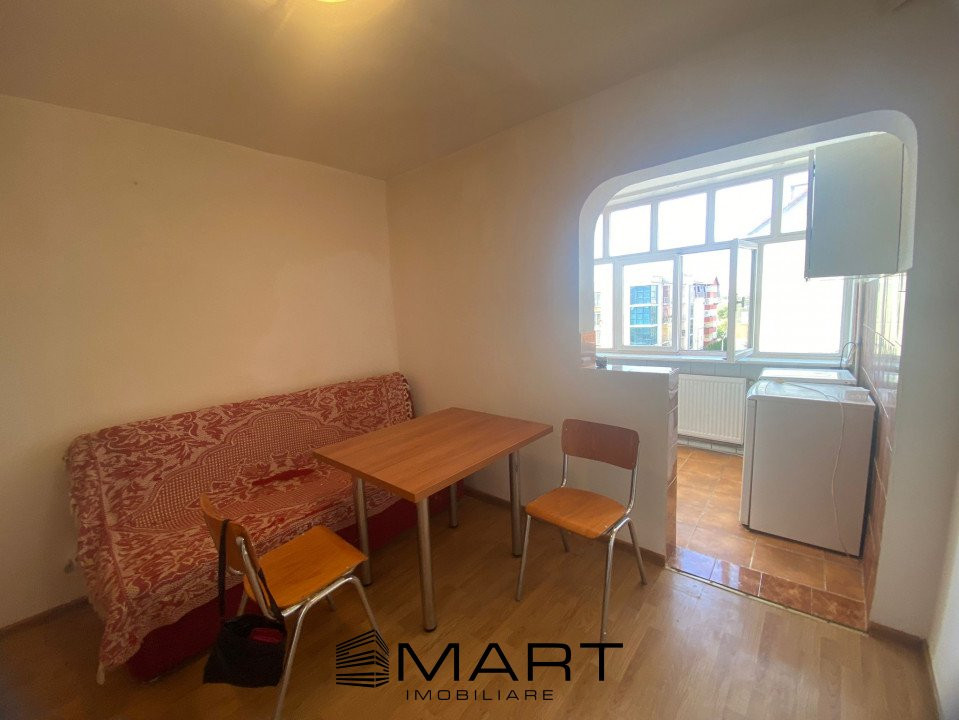 Garsoniera decomandata zona Strand