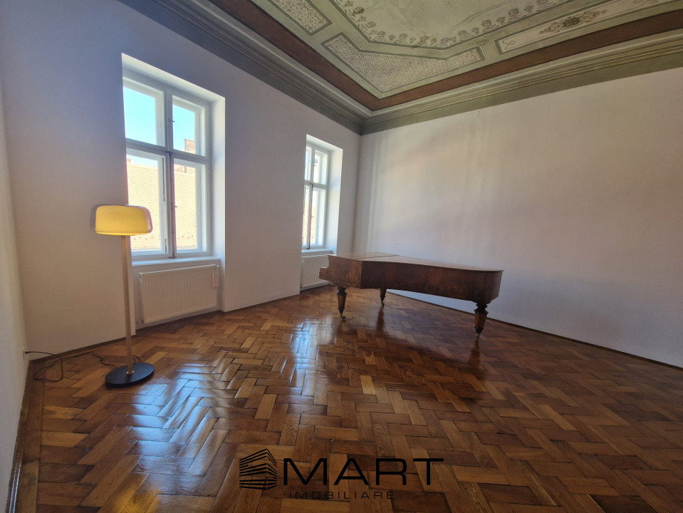Apartament cu 3 camere in Centrul Istoric