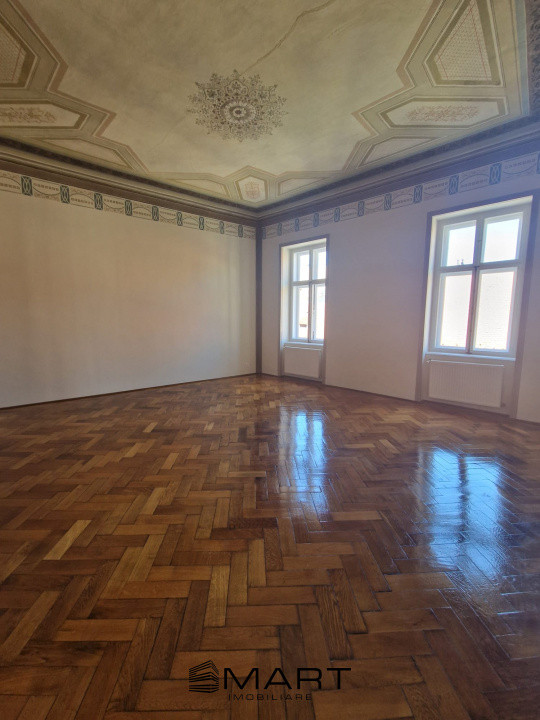 Apartament cu 3 camere in Centrul Istoric