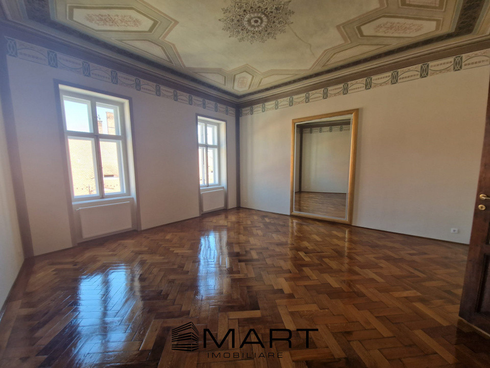 Apartament cu 3 camere in Centrul Istoric