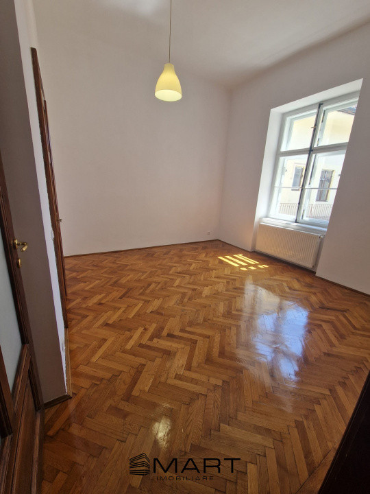 Apartament cu 3 camere in Centrul Istoric