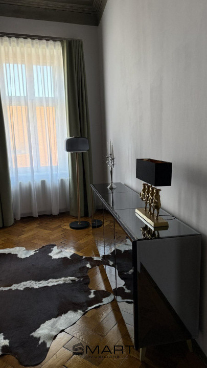 Apartament cu 3 camere in Centrul Istoric