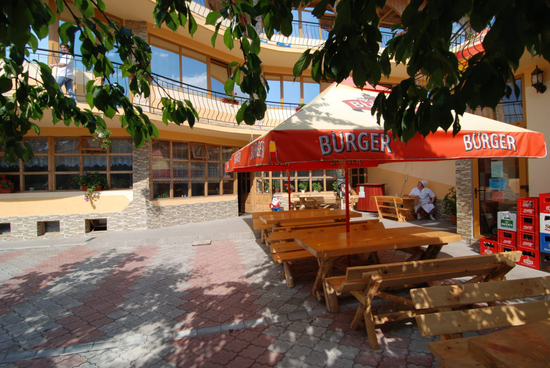 Hotel / Pensiune, 12 camere, 905mp, zona Noua