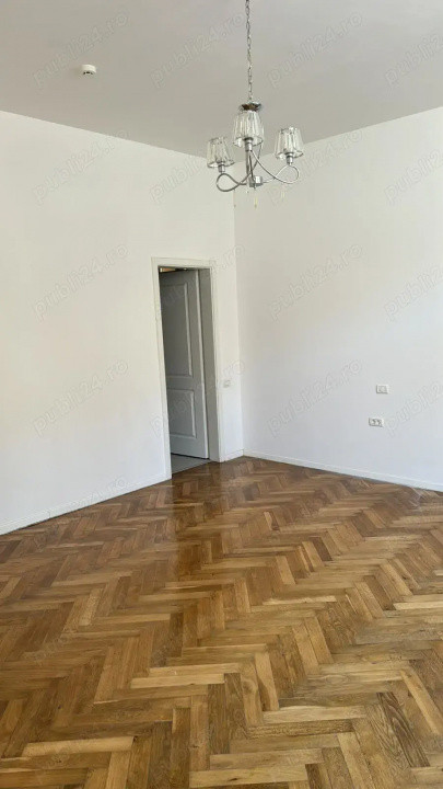 Apartament 4 camere, decomandate, zona Patria