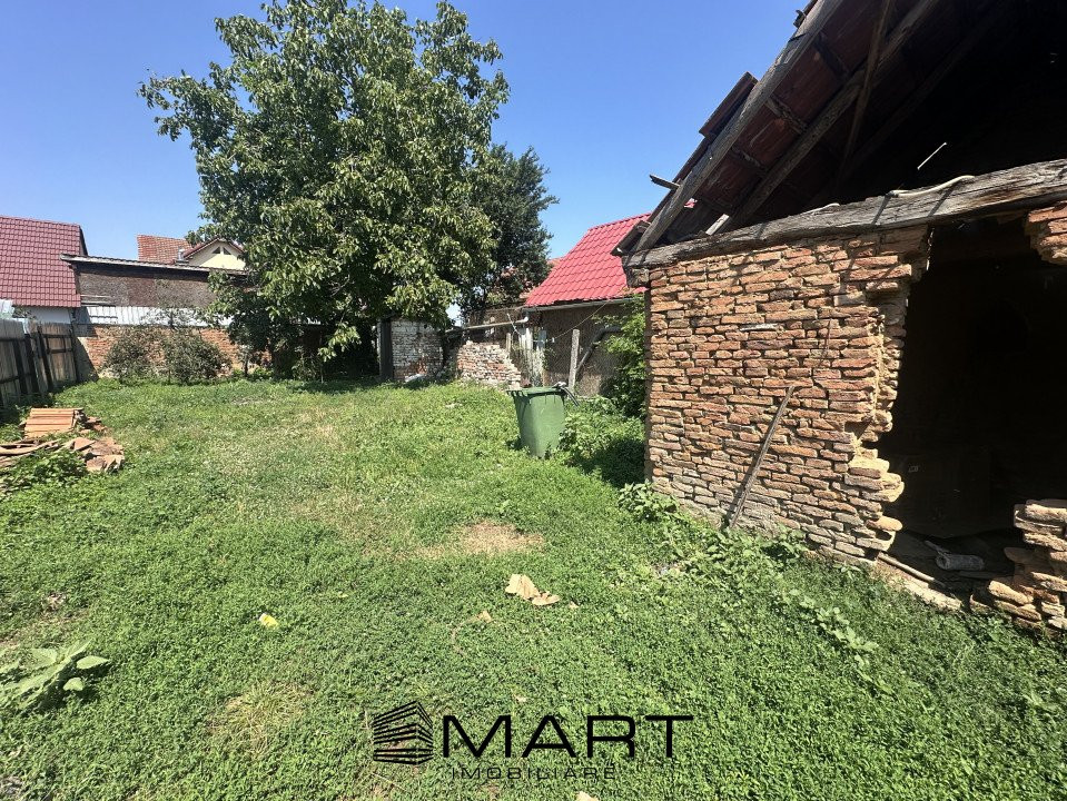 Casa singur in curte 3 camere si 420mp teren zona Zavoi