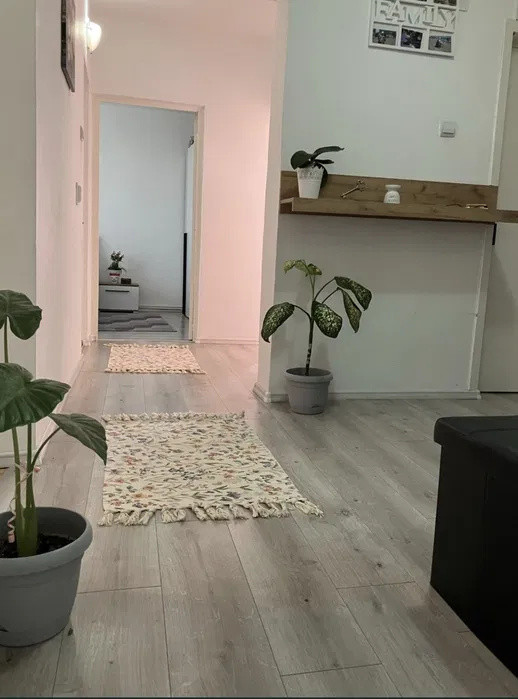 Apartament 3 camere, decomandate, zona Craiter.