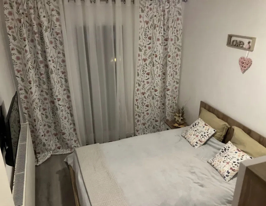 Apartament 3 camere, decomandate, zona Craiter.