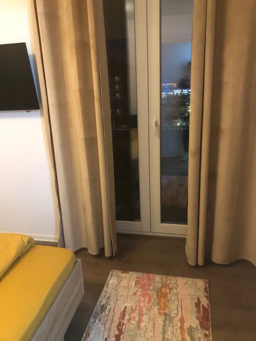 Apartament 2 camere, decomandate,  zona Coresi.