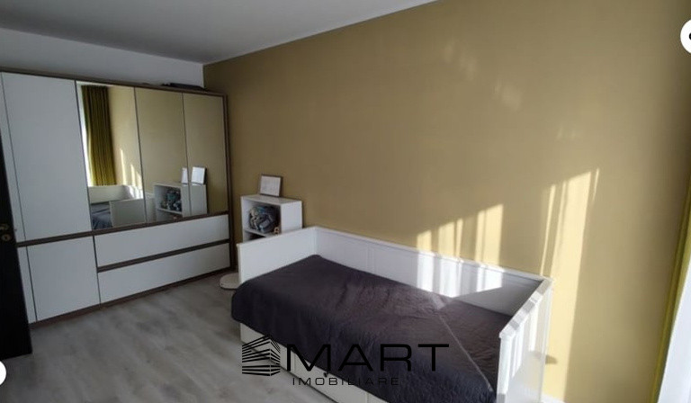 Apartament 3 camere in Subcetate 